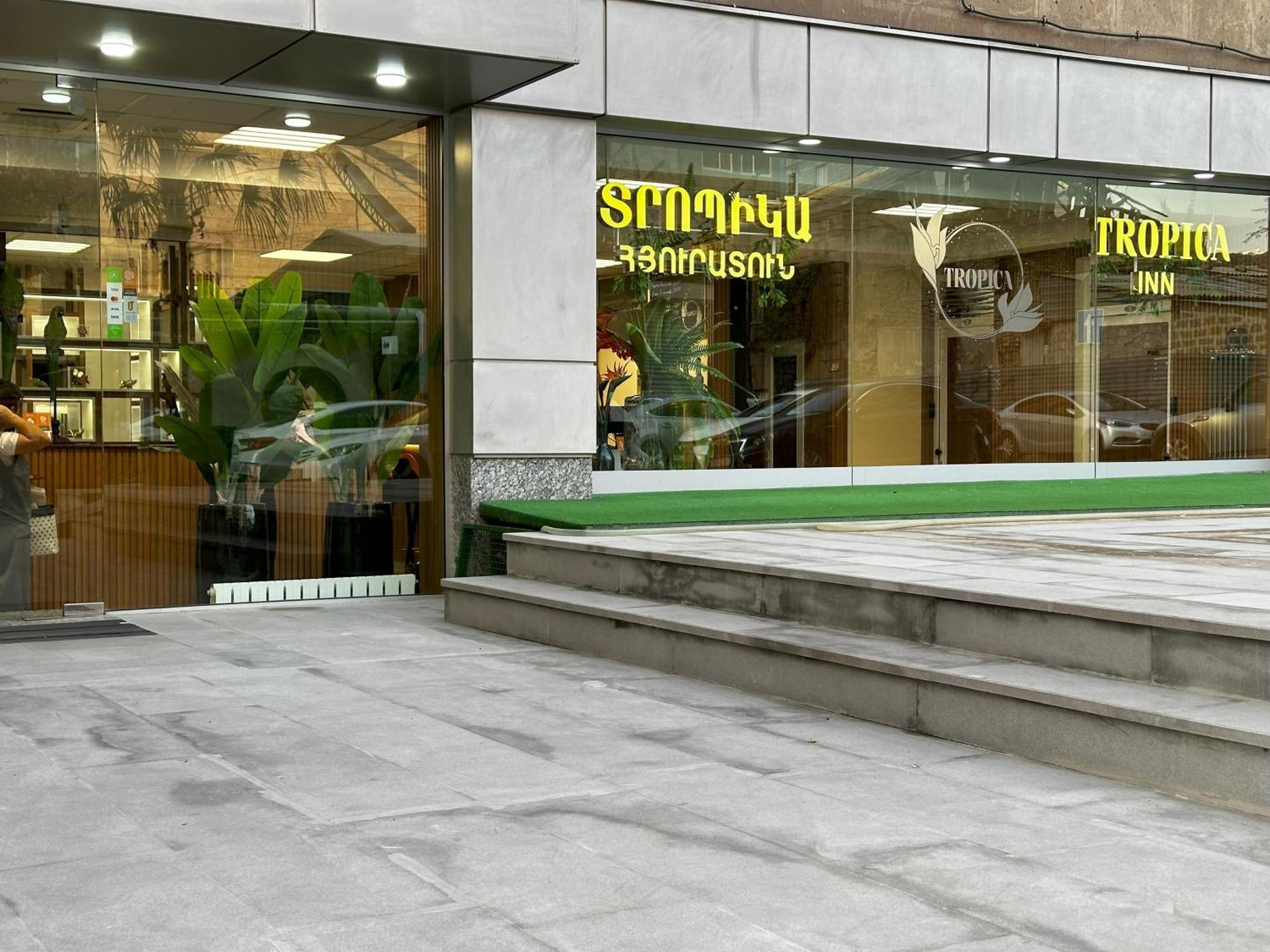 Tropica Inn Hotel Yerevan Exterior foto